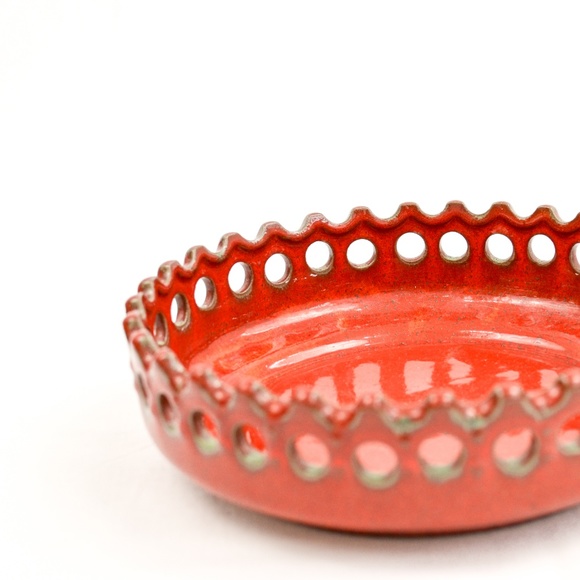 Handmade red dish - Picture 3 of 4